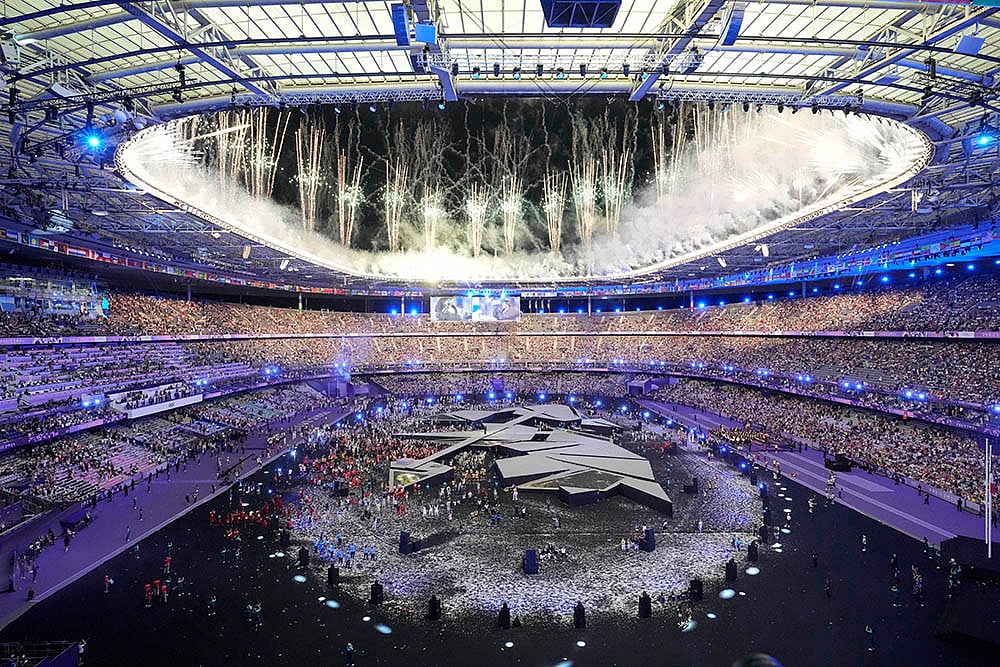 | Photo: AP/Martin Meissner : 2024 Summer Olympics closing ceremony